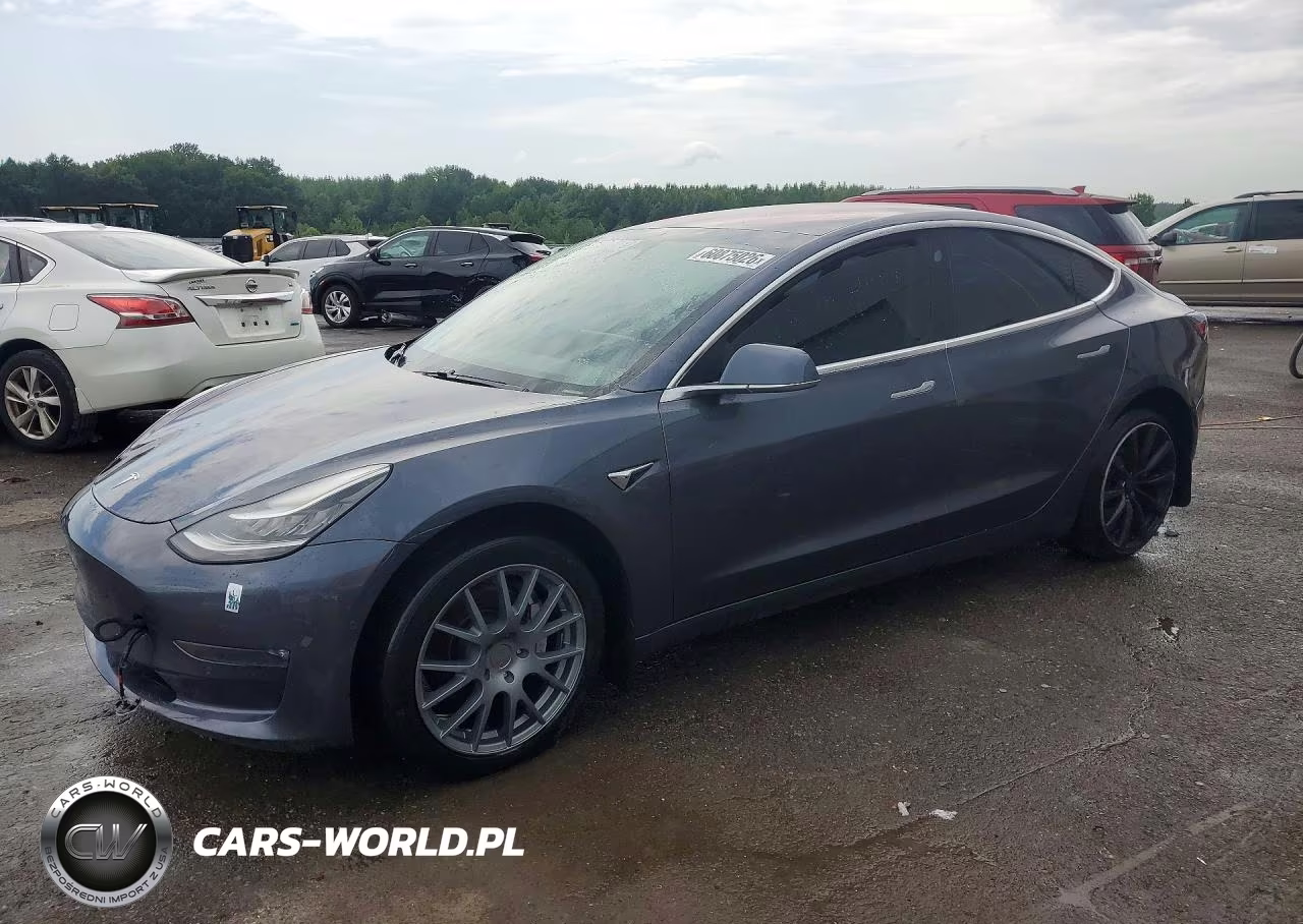 2018 Tesla Model 3 – zdjęcie 1 z 12