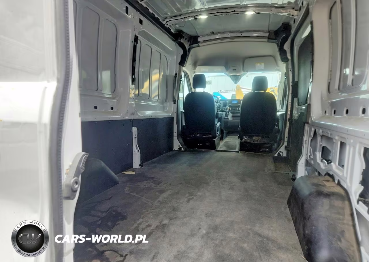 2025 Ford Transit T-250 VIN:1FTBR1C87SKB11139 - 10