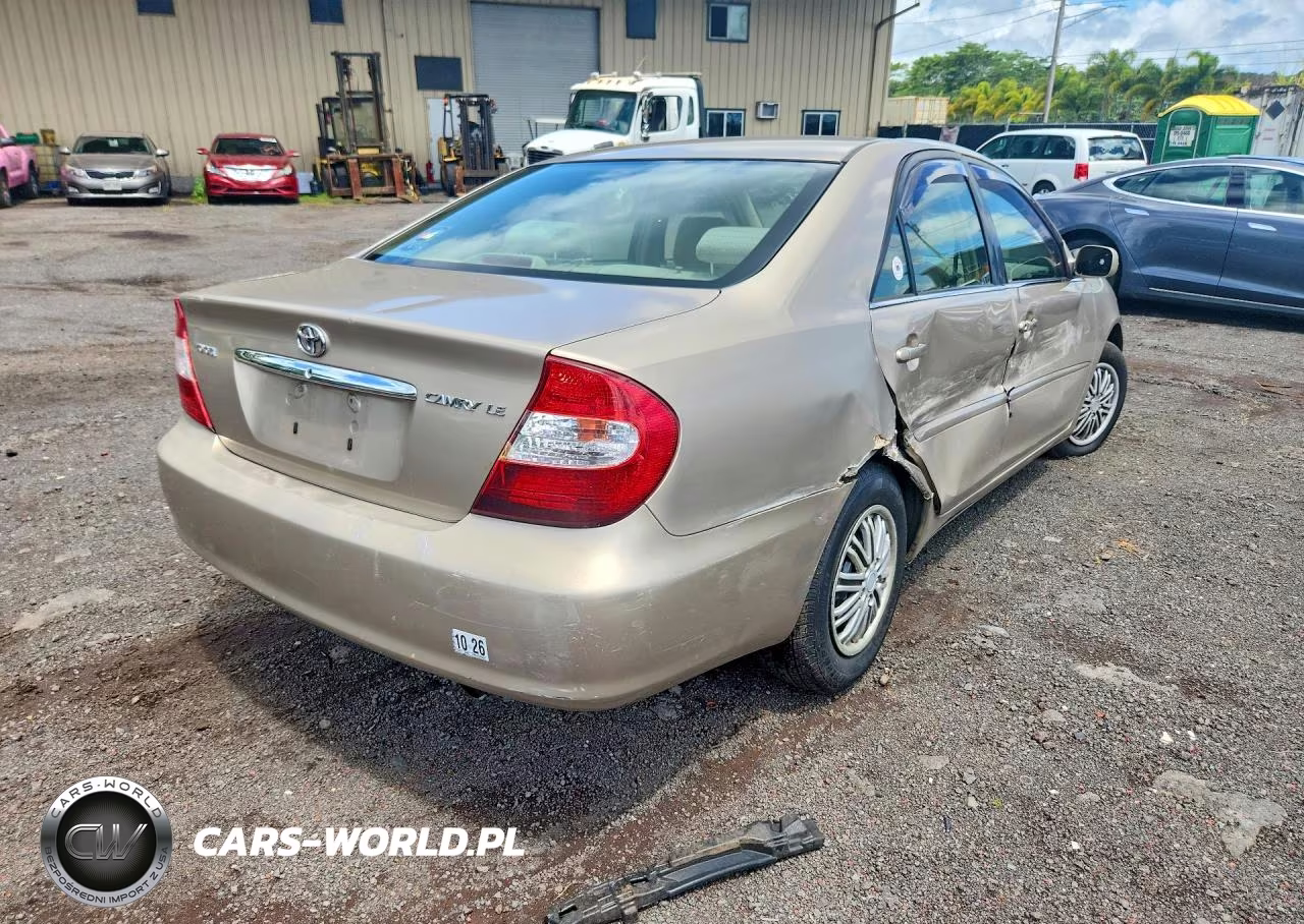 2002 Toyota Camry Le VIN:JTDBE32KX20098824 - 3