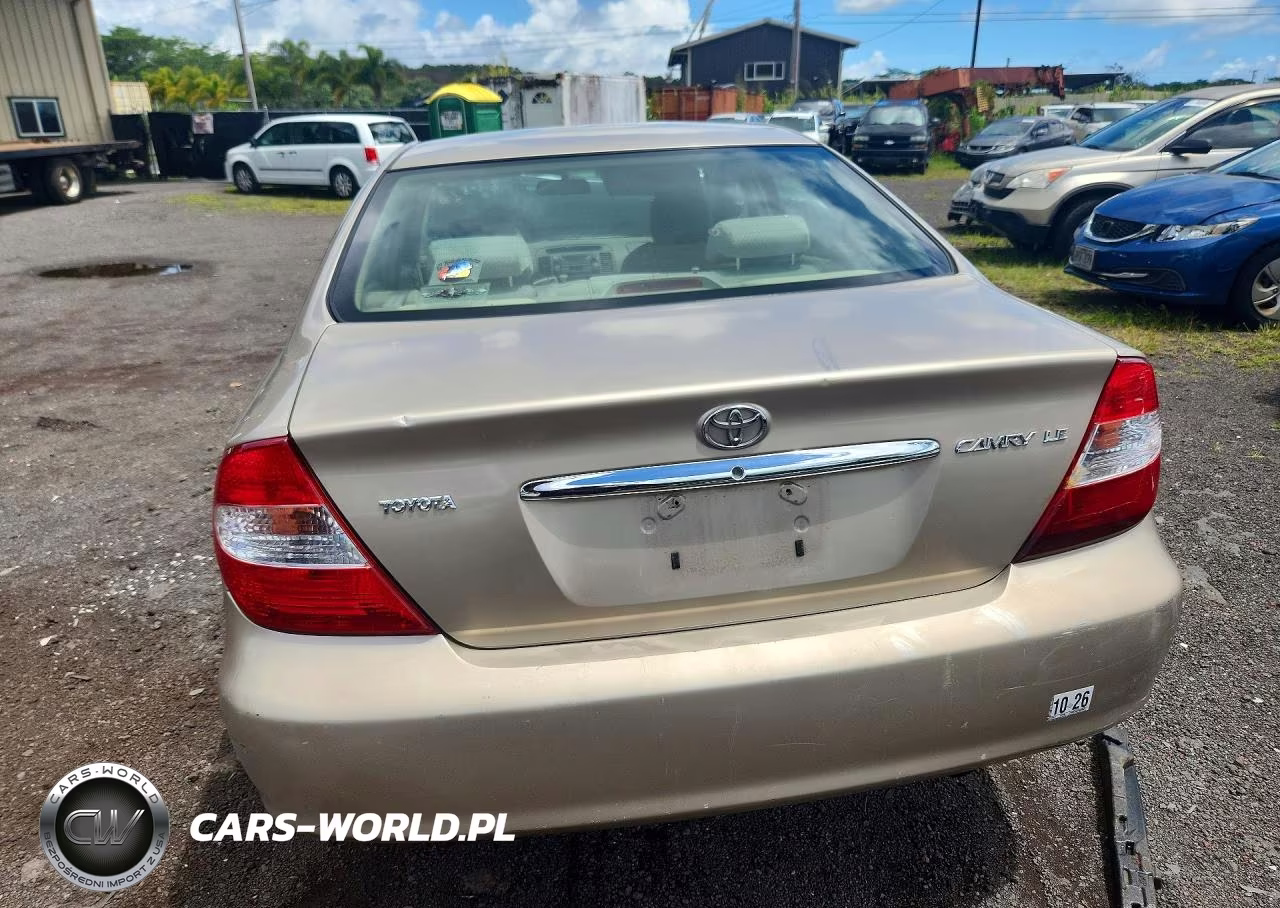 2002 Toyota Camry Le VIN:JTDBE32KX20098824 - 6