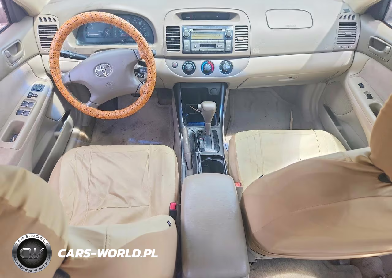2002 Toyota Camry Le VIN:JTDBE32KX20098824 - 8
