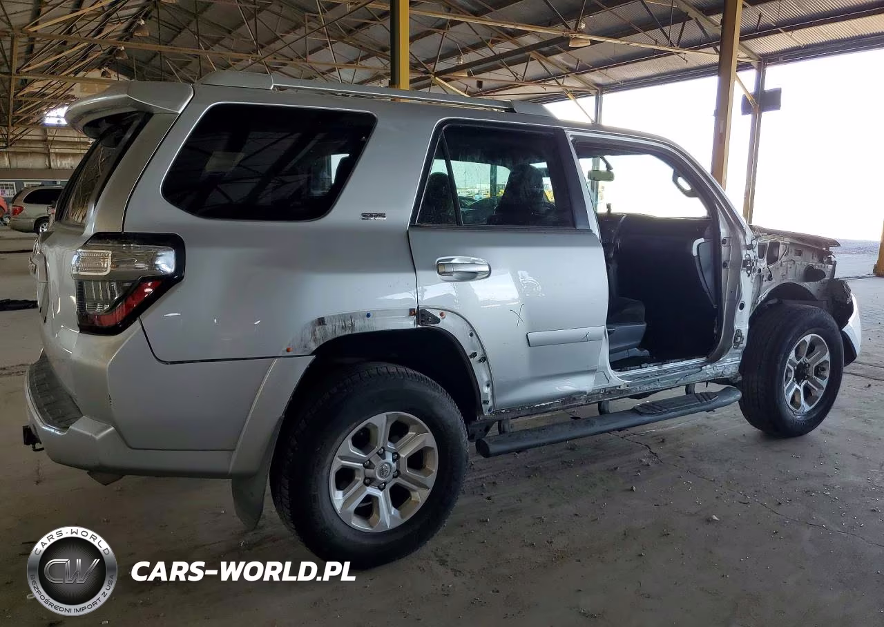 2018 Toyota 4Runner Sr5 VIN:JTEZU5JR5J5174040 - 3