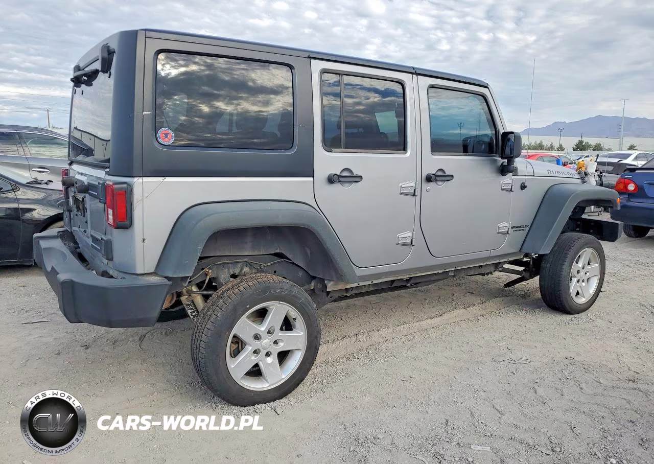 2013 Jeep Wrangler Unlimited Rubicon VIN:1C4BJWFG7DL588156 - 3