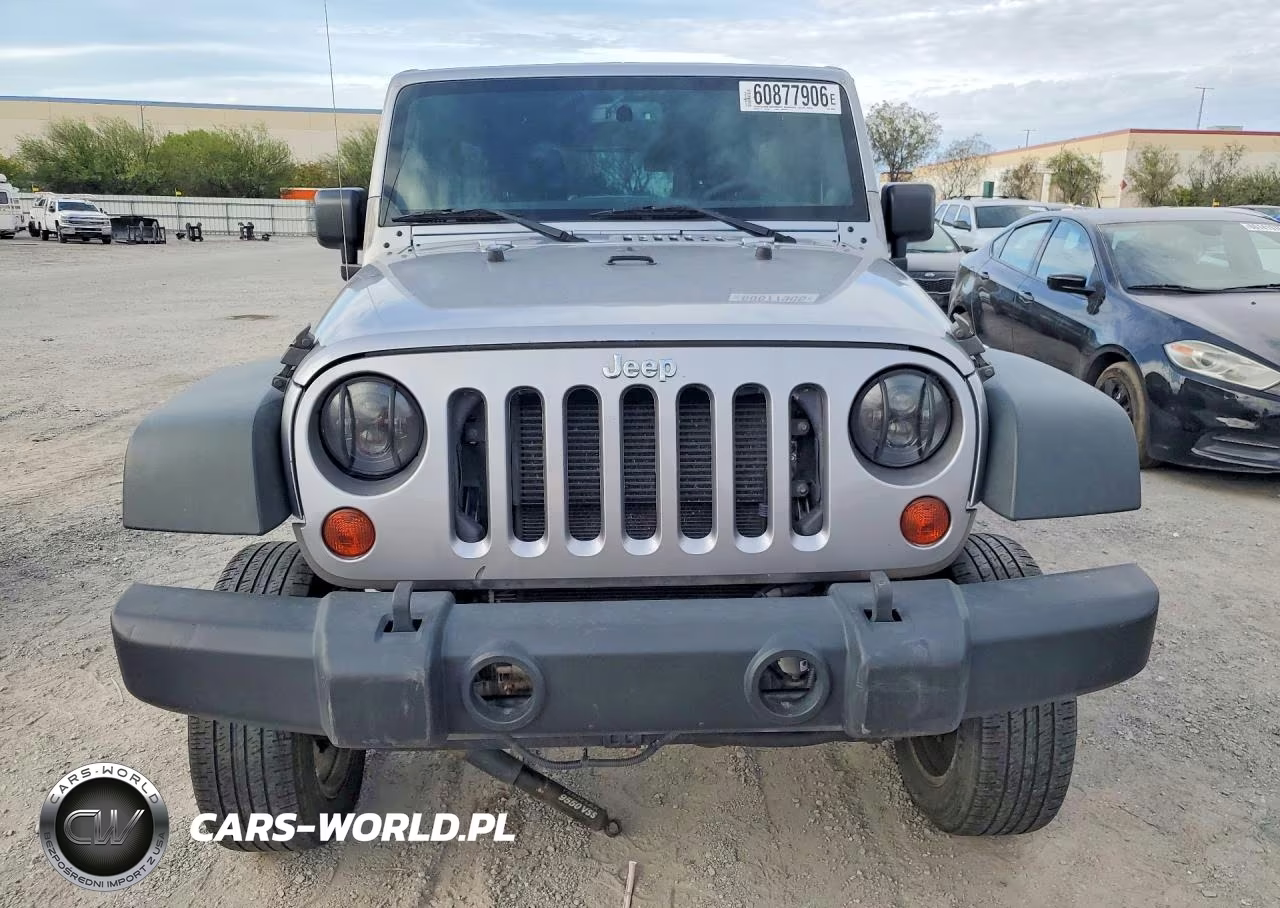 2013 Jeep Wrangler Unlimited Rubicon VIN:1C4BJWFG7DL588156 - 5