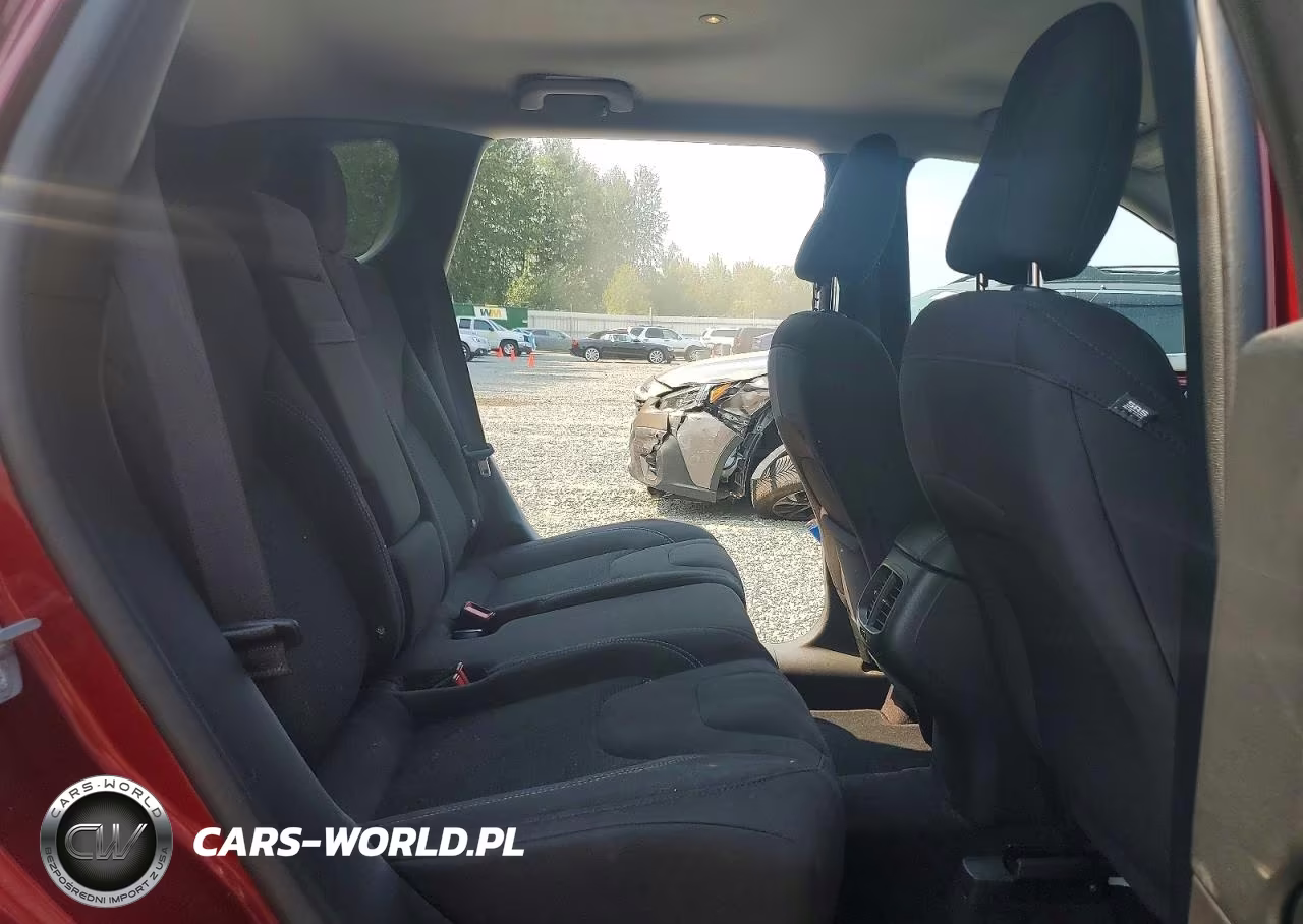 2019 Jeep Cherokee Latitude VIN:1C4PJLCX6KD111119 - 11