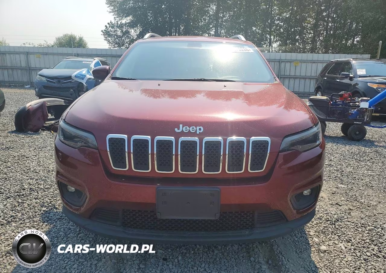 2019 Jeep Cherokee Latitude VIN:1C4PJLCX6KD111119 - 5