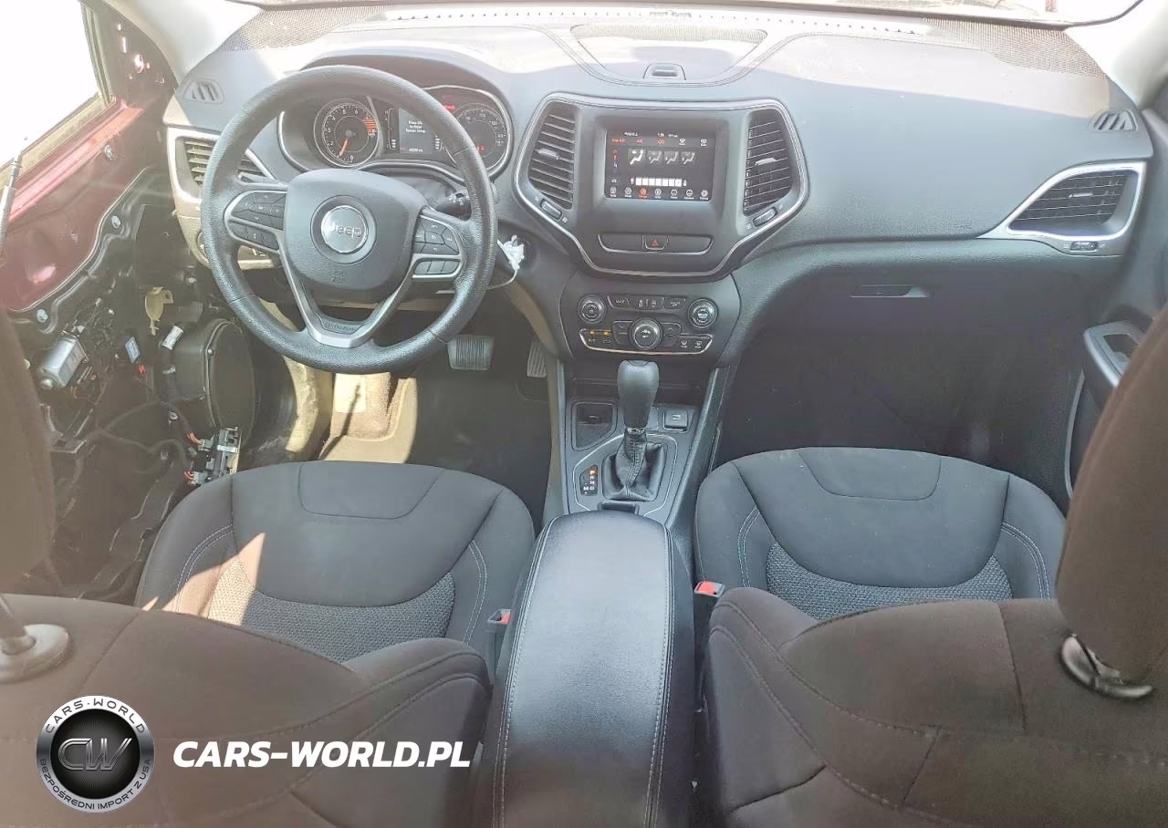 2019 Jeep Cherokee Latitude VIN:1C4PJLCX6KD111119 - 8