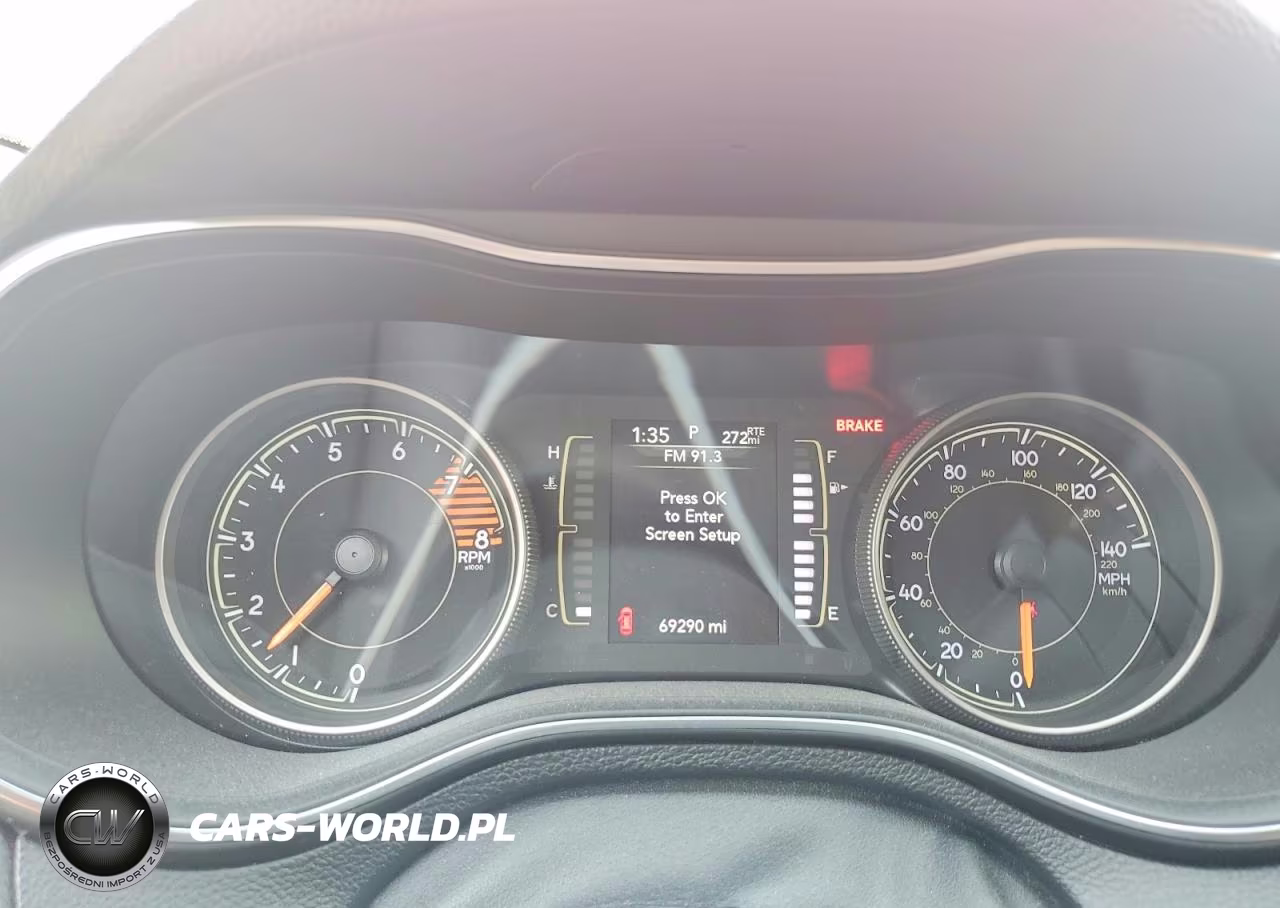2019 Jeep Cherokee Latitude VIN:1C4PJLCX6KD111119 - 9