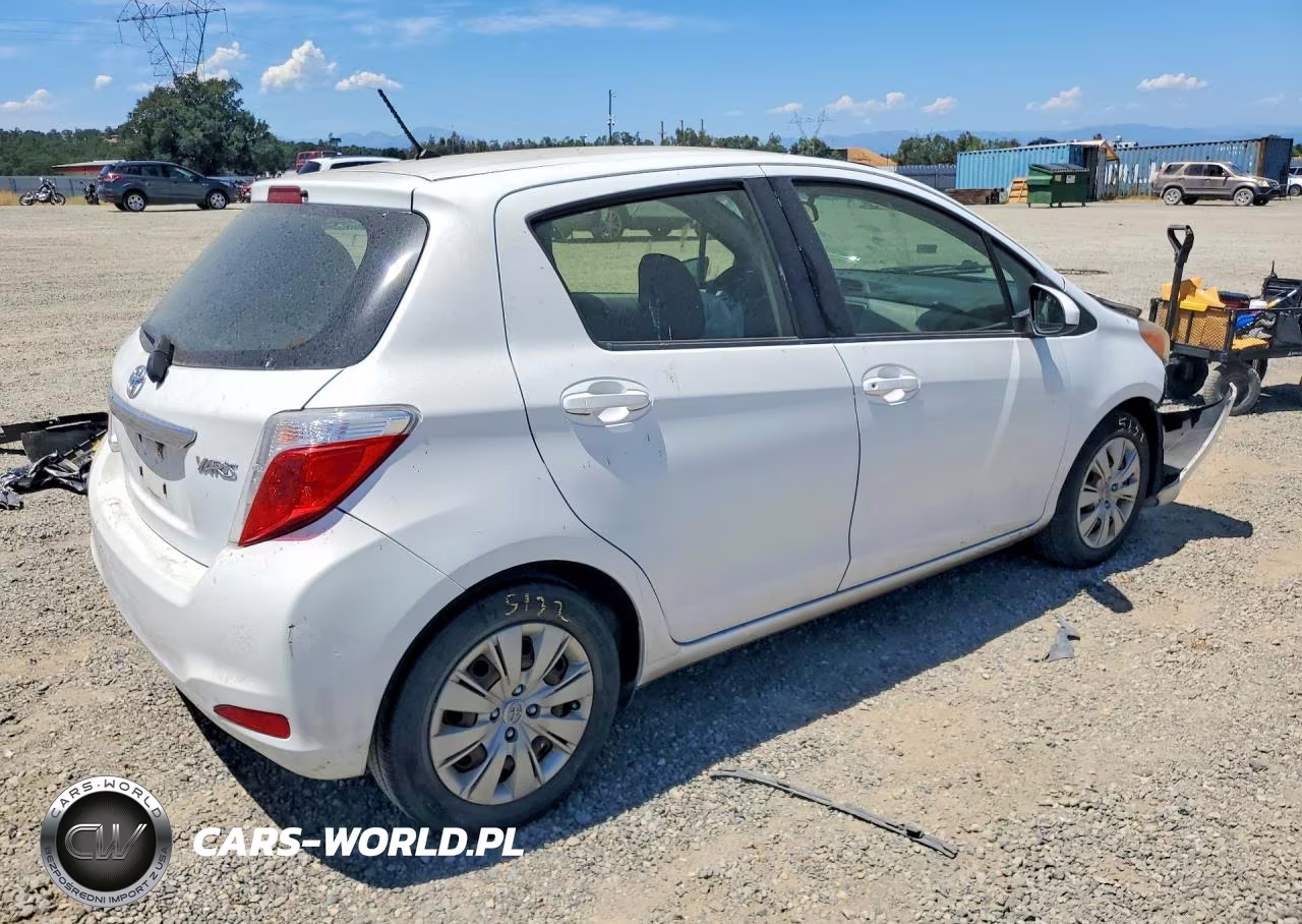2013 Toyota Yaris 5-Door L VIN:JTDKTUD33DD559956 - 3