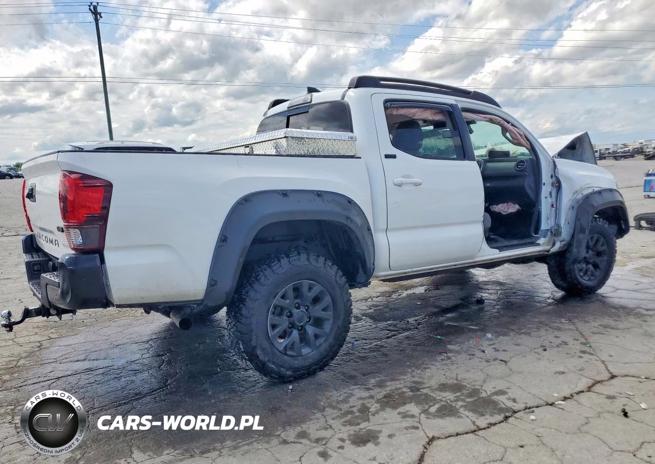2018 Toyota Tacoma Sr5 V6 VIN:3TMCZ5AN4JM185159 - 3