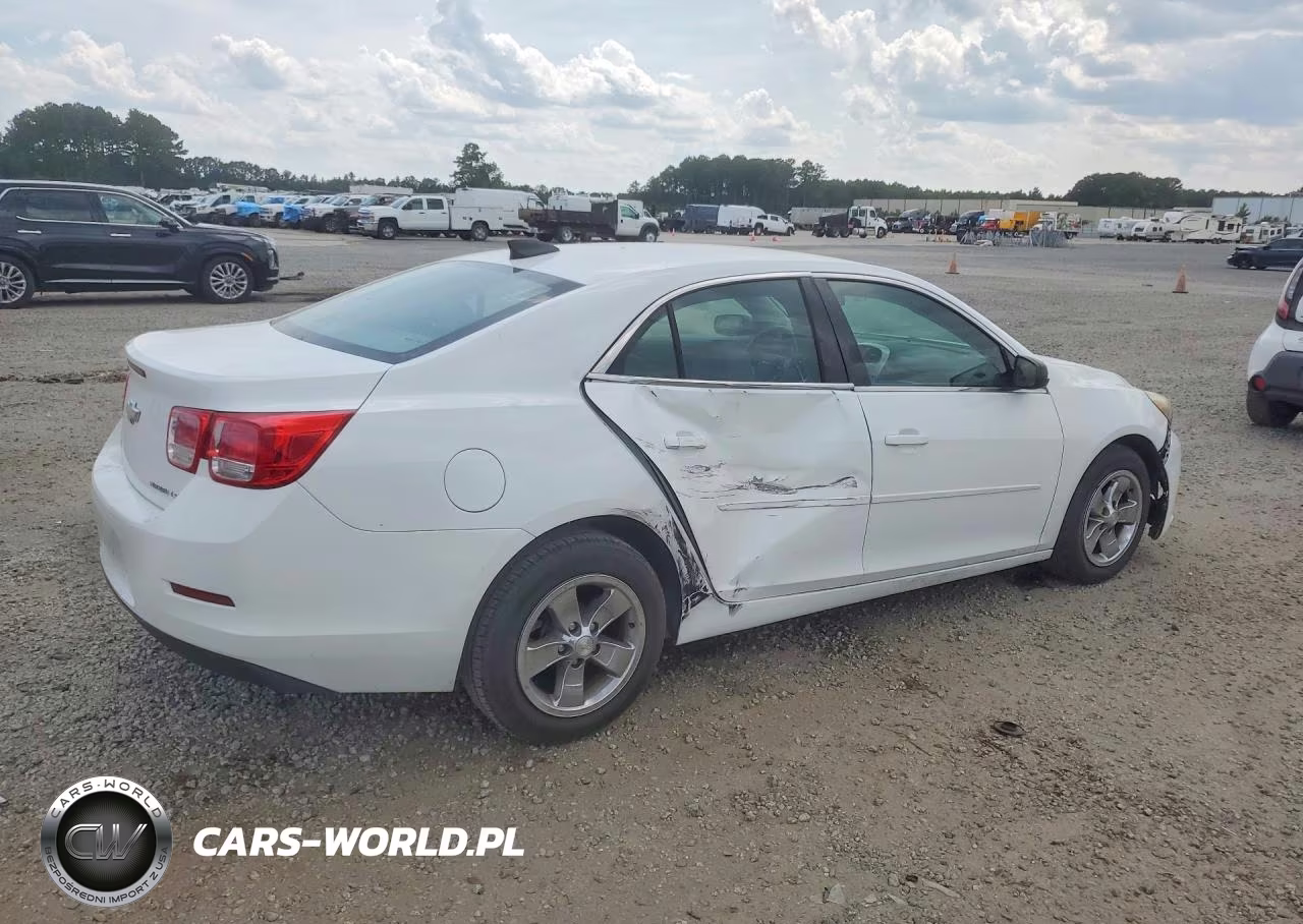 2015 Chevrolet Malibu Ls VIN:1G11A5SL0FF105013 - 3