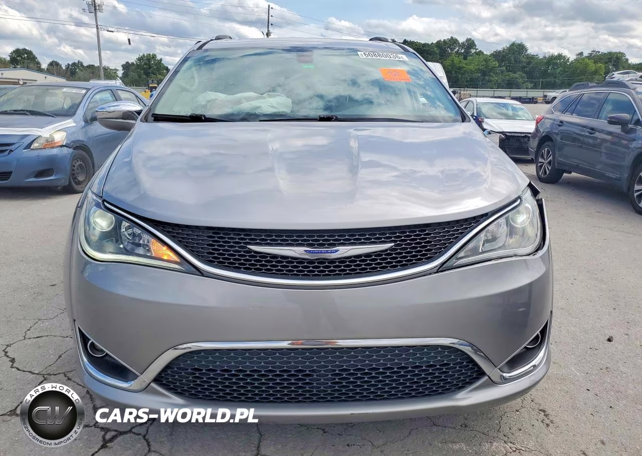 2018 Chrysler Pacifica Limited VIN:2C4RC1GG9JR314504 - 5