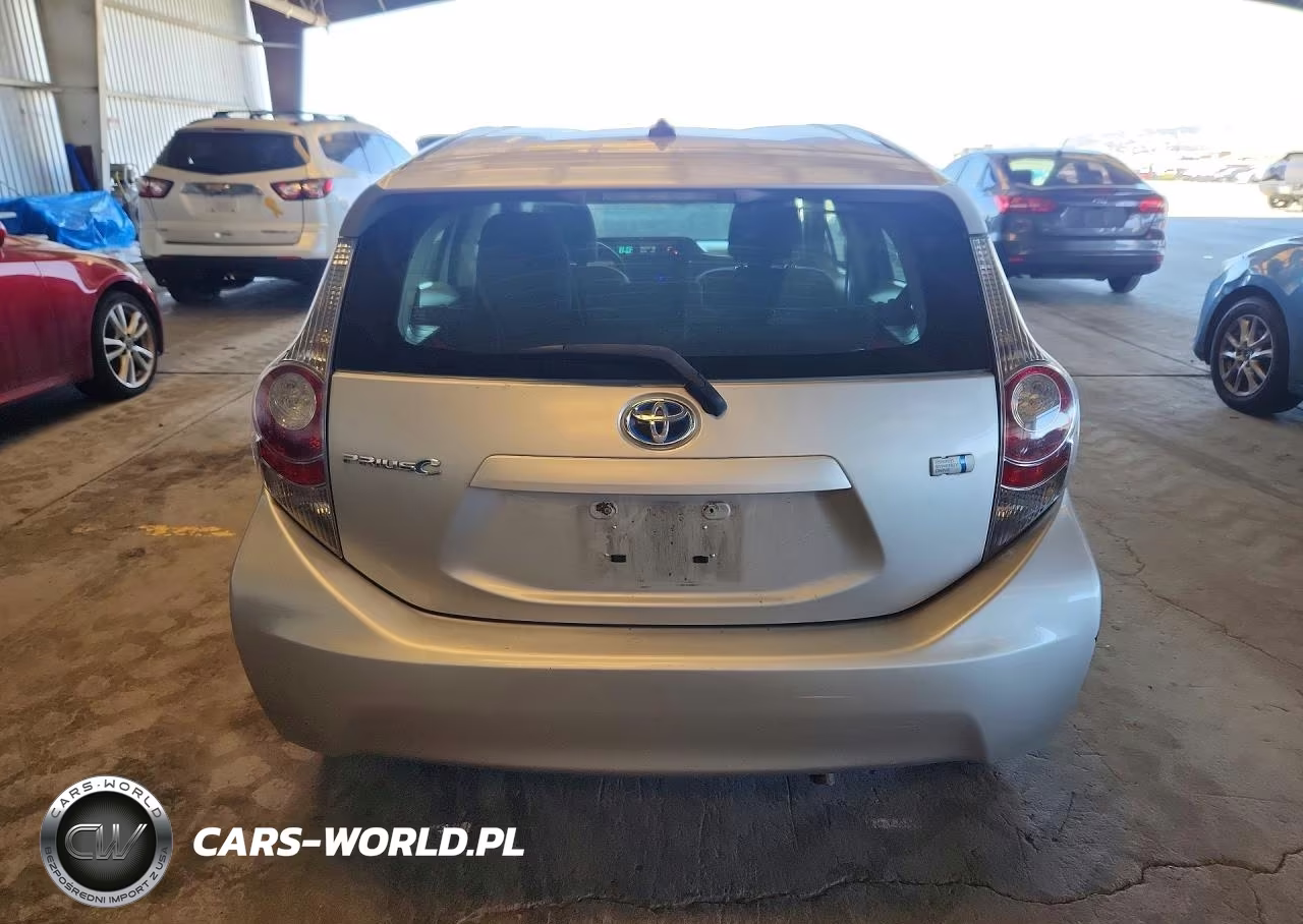 2013 Toyota Prius C Three VIN:JTDKDTB31D1539880 - 6