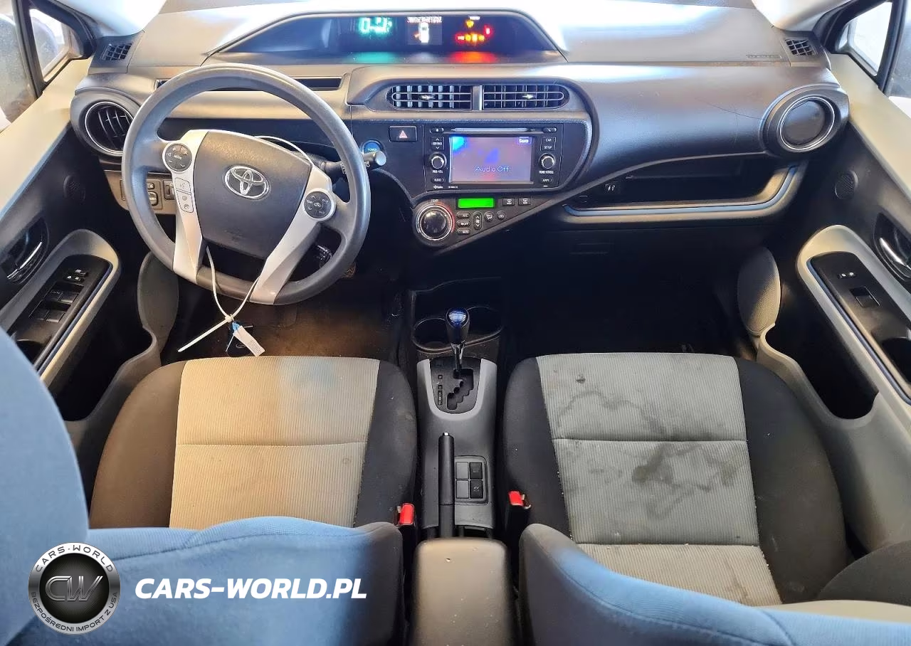 2013 Toyota Prius C Three VIN:JTDKDTB31D1539880 - 8