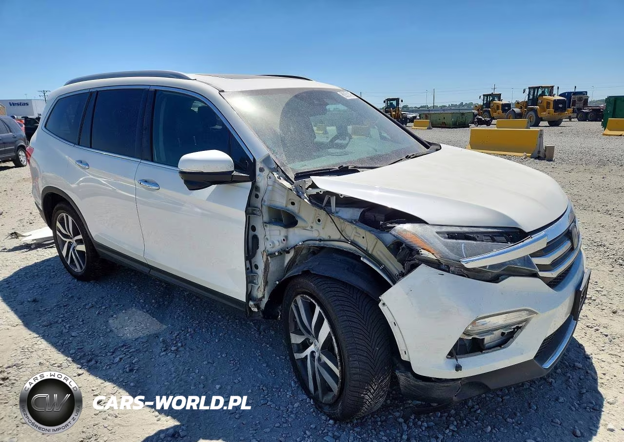 2017 Honda Pilot Touring VIN:5FNYF6H9XHB083117 - 4