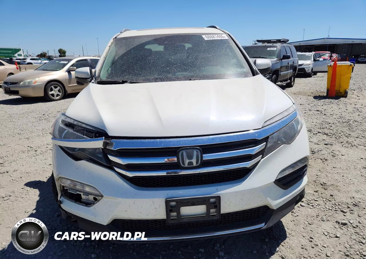 2017 Honda Pilot Touring VIN:5FNYF6H9XHB083117 - 5