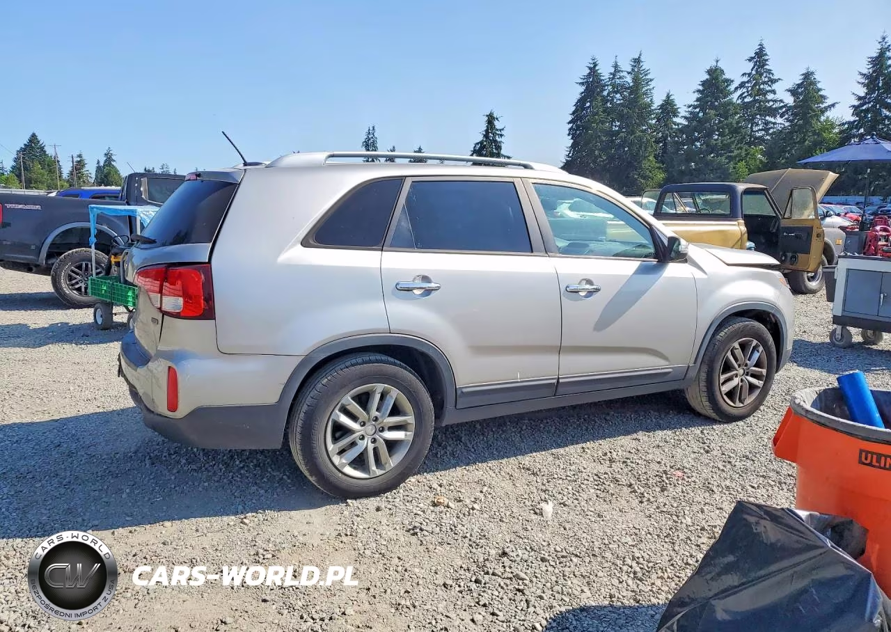 2014 Kia Sorento Lx VIN:5XYKT4A60EG461033 - 3