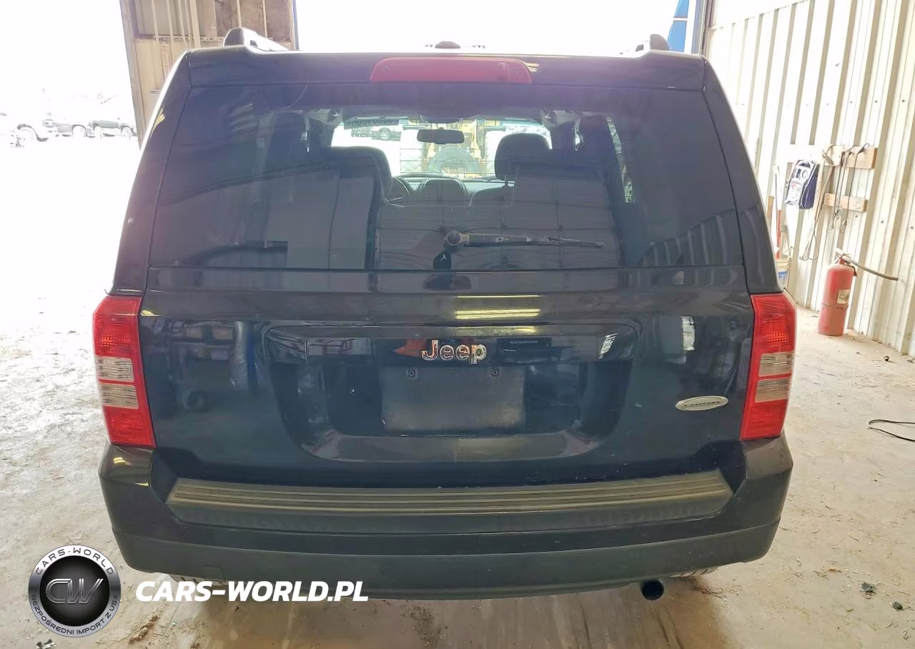 2017 Jeep Patriot Latitude VIN:1C4NJPFA7HD161087 - 6