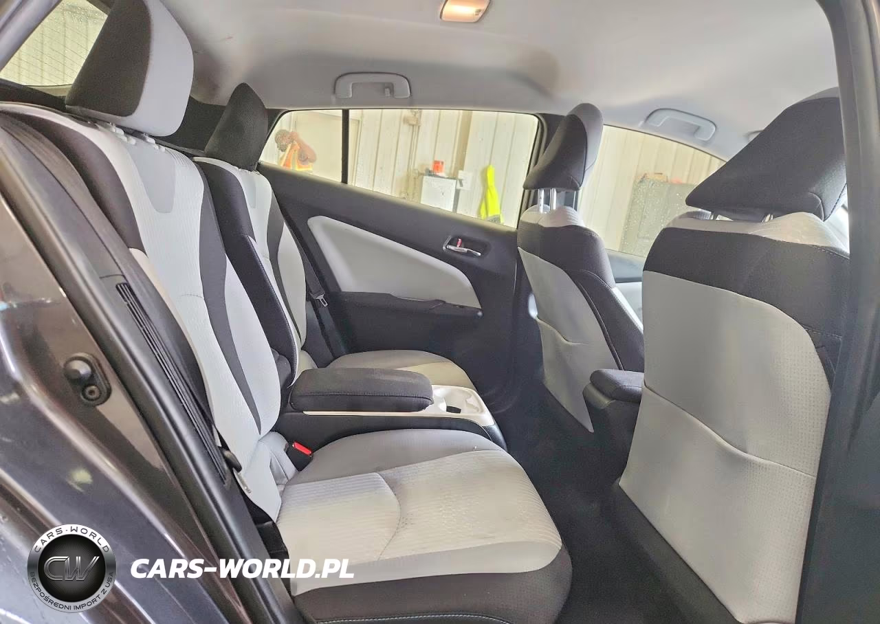 2017 Toyota Prius Prime Plus VIN:JTDKARFP8H3044594 - 10