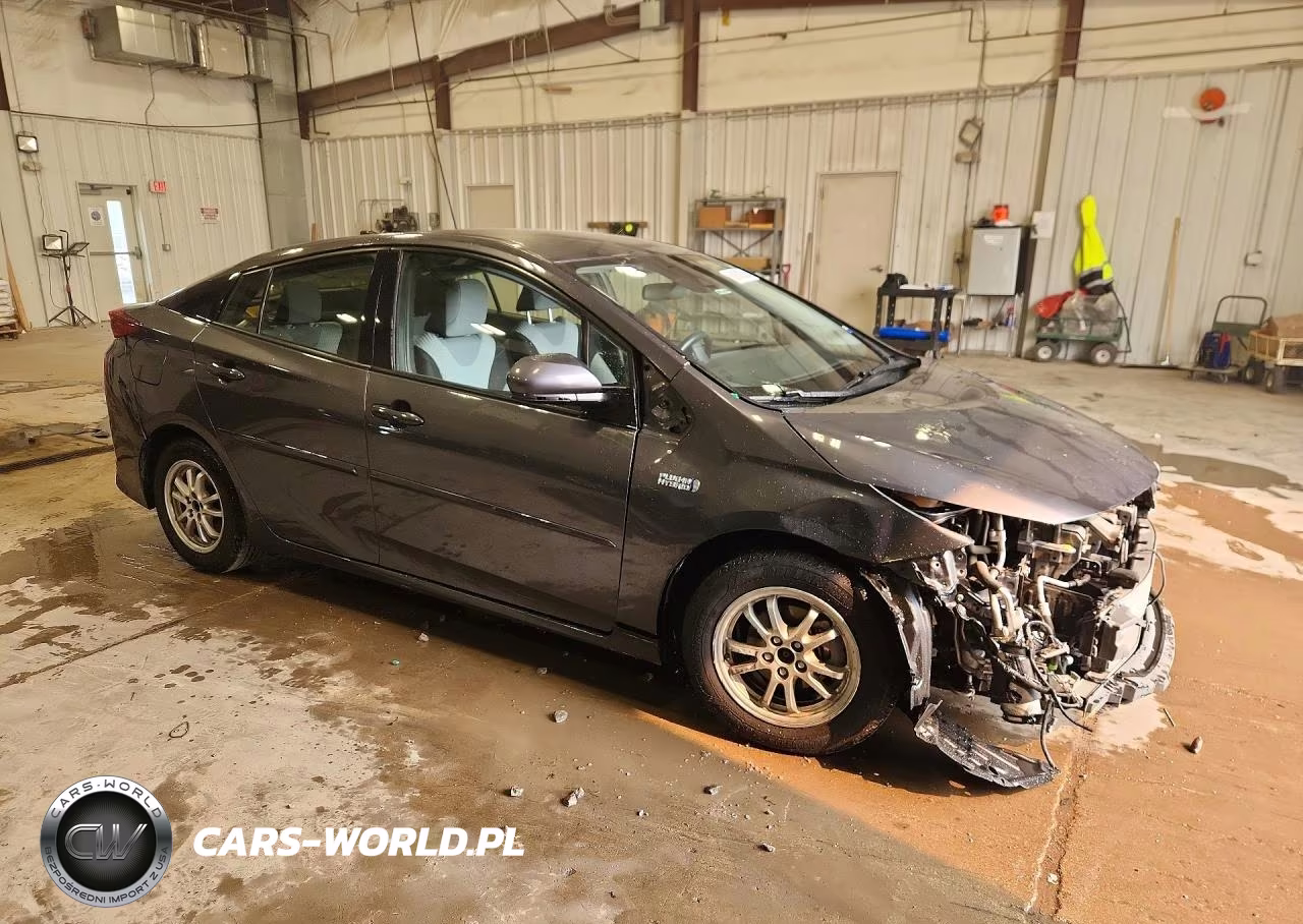 2017 Toyota Prius Prime Plus VIN:JTDKARFP8H3044594 - 4