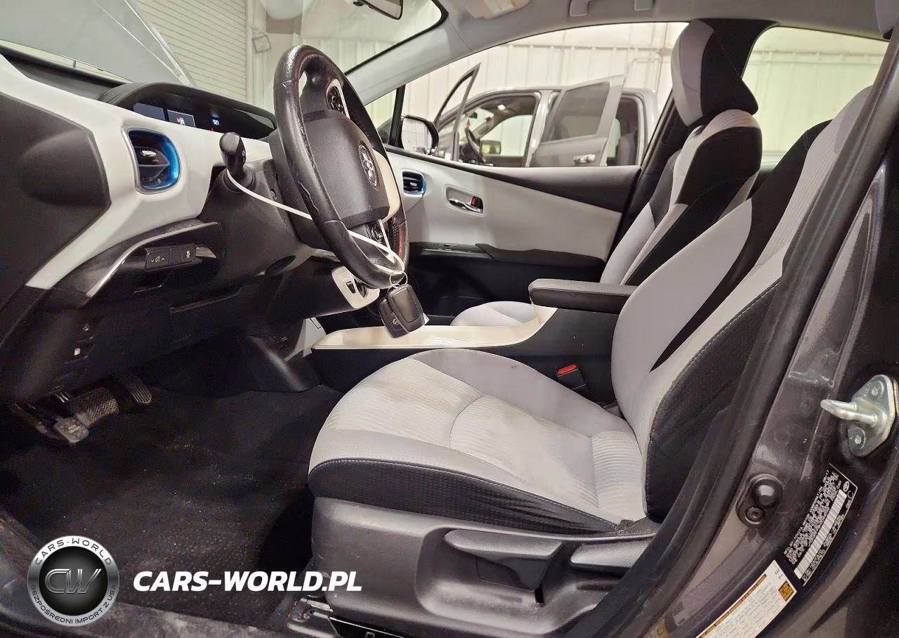 2017 Toyota Prius Prime Plus VIN:JTDKARFP8H3044594 - 7