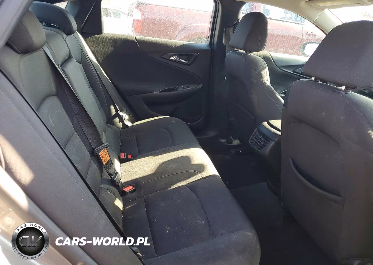 2018 Chevrolet Malibu Lt VIN:1G1ZD5STXJF131752 - 10