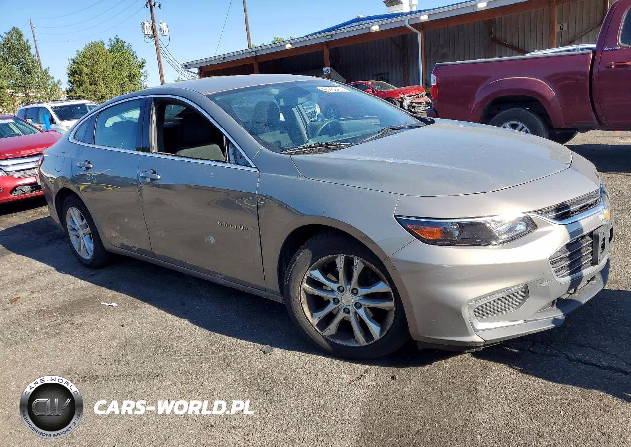 2018 Chevrolet Malibu Lt VIN:1G1ZD5STXJF131752 - 4