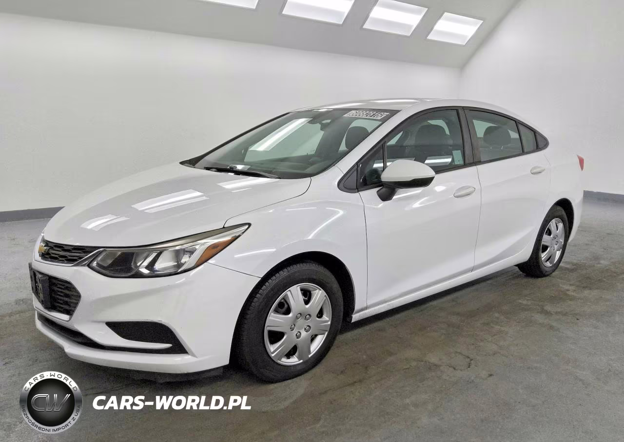 2017 Chevrolet Cruze Ls – zdjęcie 1 z 12
