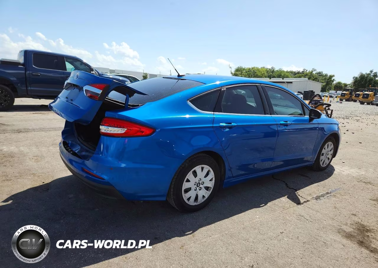 2019 Ford Fusion S VIN:3FA6P0G71KR193969 - 3
