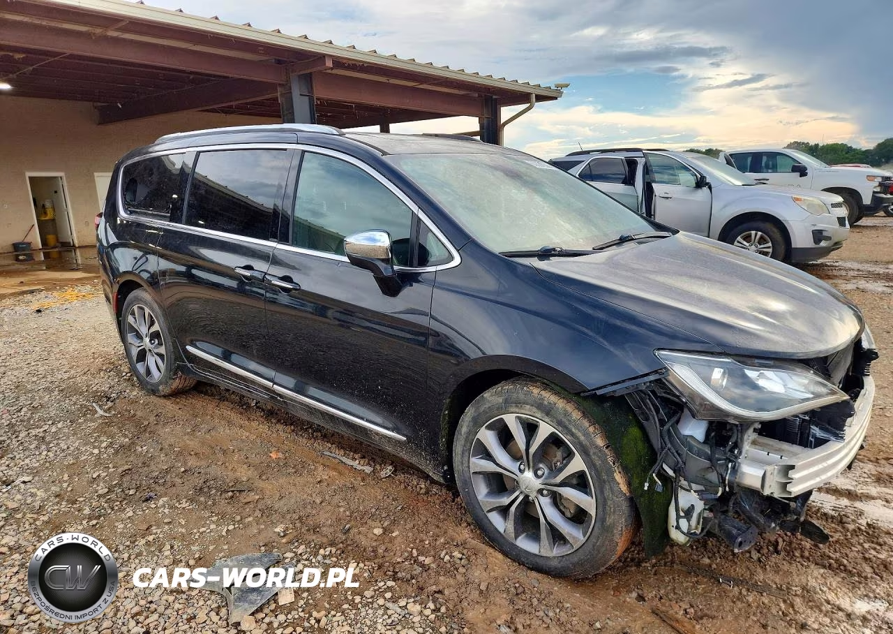 2017 Chrysler Pacifica Limited VIN:2C4RC1GG1HR633132 - 4