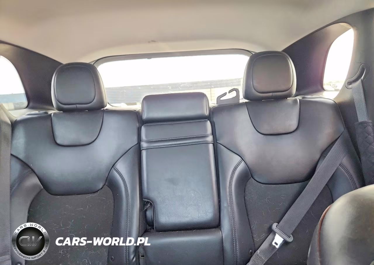 2019 Jeep Cherokee Latitude Plus VIN:1C4PJMLB3KD400694 - 10