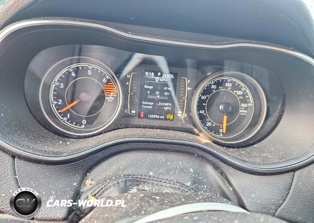 2019 Jeep Cherokee Latitude Plus VIN:1C4PJMLB3KD400694 - 9