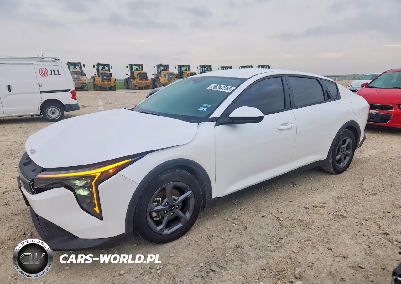 2025 Kia K4 Lxs – zdjęcie 1 z 13
