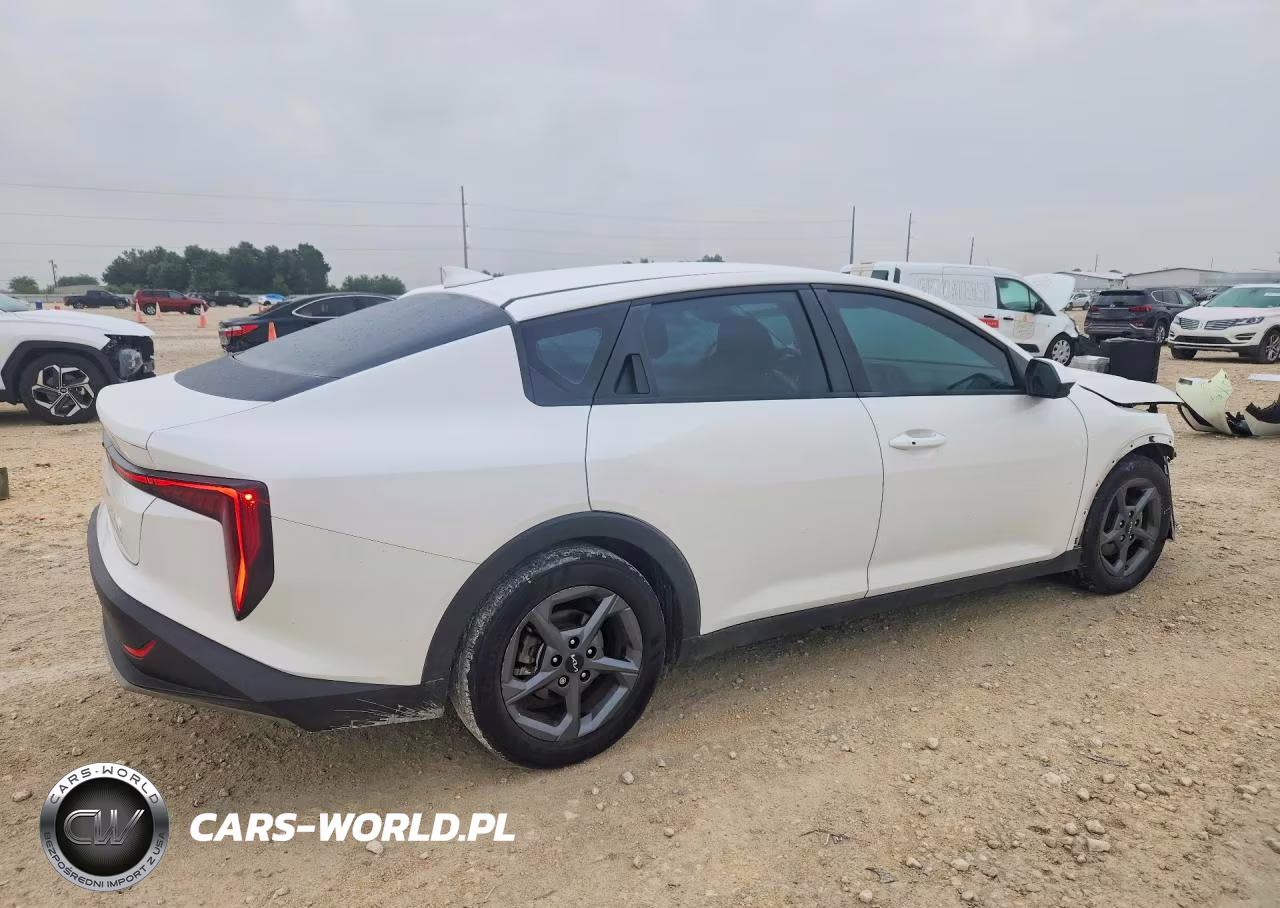2025 Kia K4 Lxs VIN:3KPFT4DE0SE020001 - 3