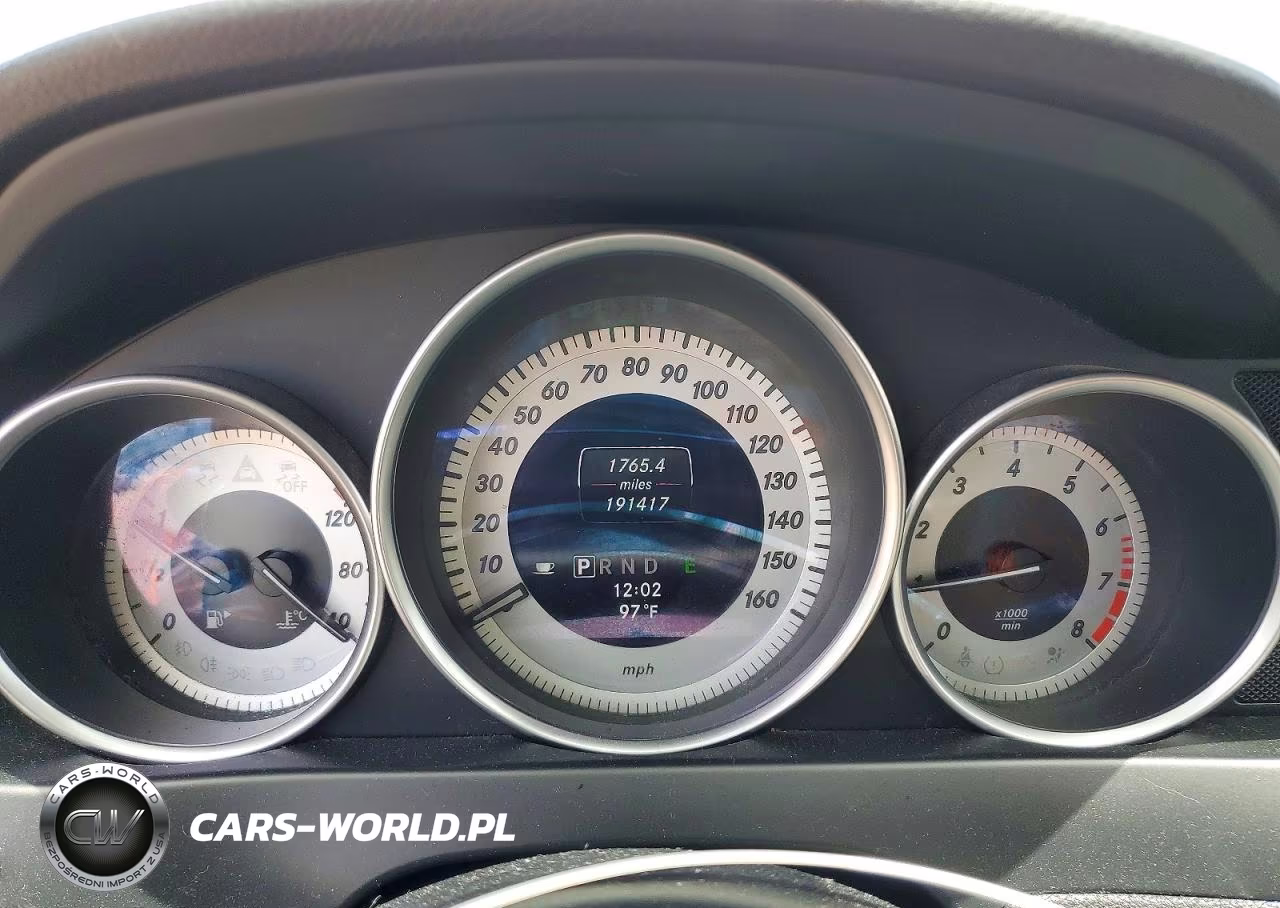 2013 Mercedes-Benz C 350 4Matic VIN:WDDGJ8JBXDG063684 - 9