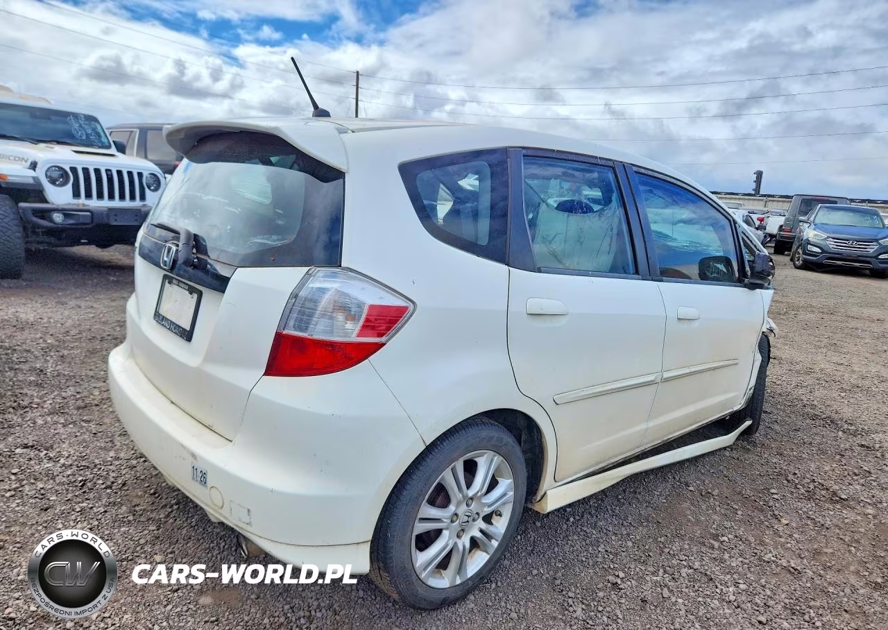 2010 Honda Fit Sport VIN:JHMGE8G42AC009269 - 3
