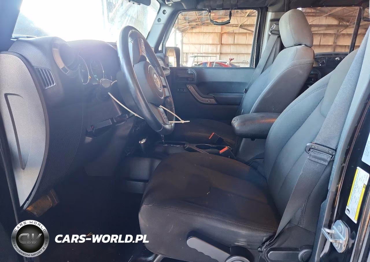 2016 Jeep Wrangler Unlimited Sport VIN:1C4HJWDG5GL235853 - 7
