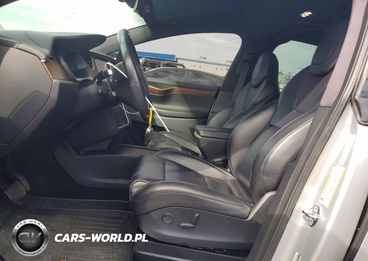 2018 Tesla Model X VIN:5YJXCBE29JF101973 - 7