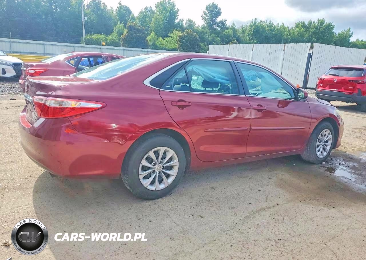 2017 Toyota Camry Le VIN:4T1BF1FK2HU632729 - 3