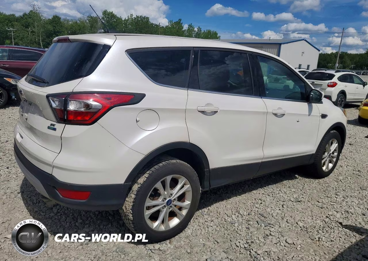 2017 Ford Escape Se VIN:1FMCU9GDXHUB11587 - 3