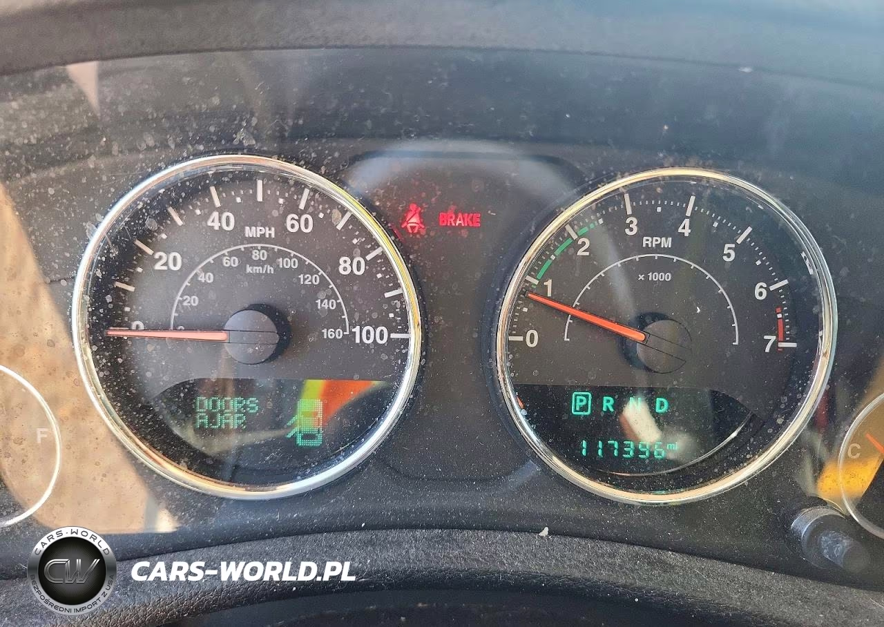 2016 Jeep Wrangler Unlimited Sahara VIN:1C4BJWEG7GL154146 - 9