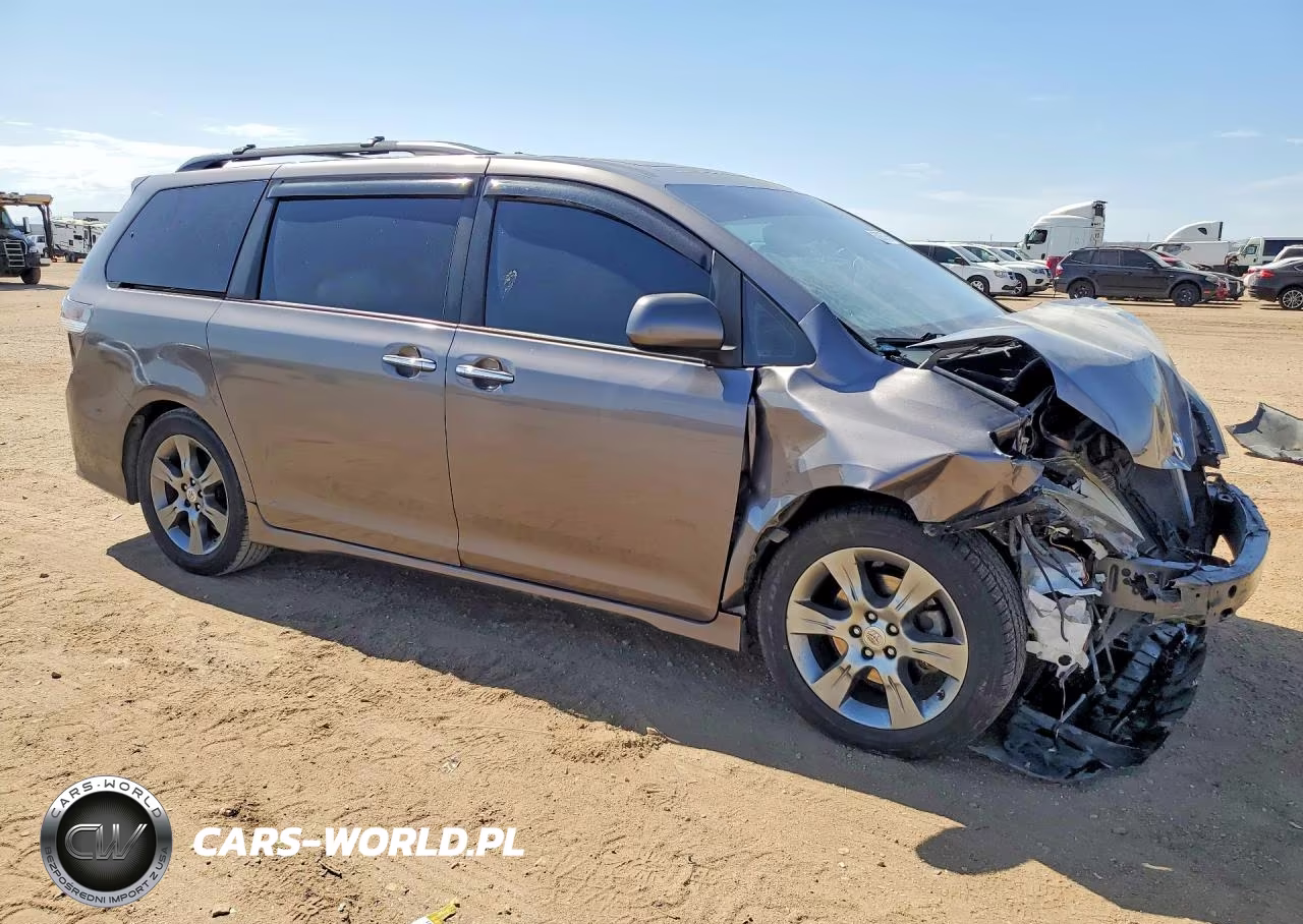 2015 Toyota Sienna Sport VIN:5TDXK3DC0FS681135 - 4