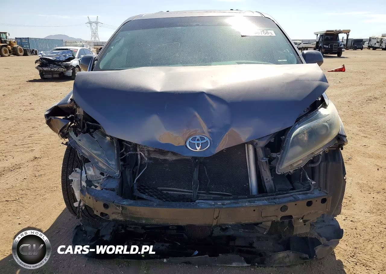 2015 Toyota Sienna Sport VIN:5TDXK3DC0FS681135 - 5