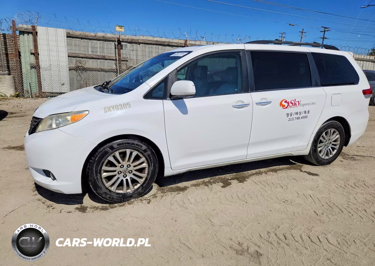 2011 Toyota Sienna Xle 8-Passenger – zdjęcie 1 z 13
