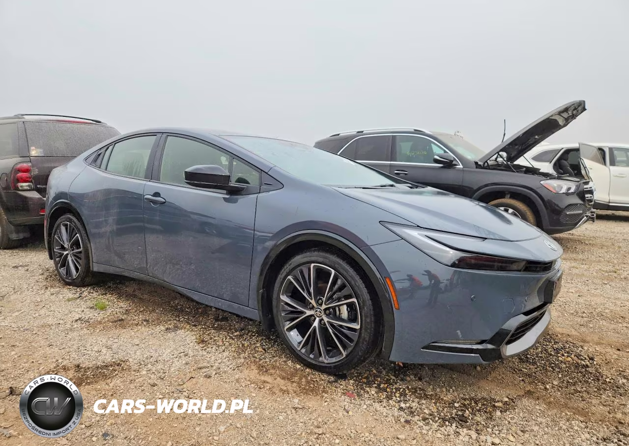 2026 Toyota Prius Xle VIN:JTDACAAUXT3082339 - 4