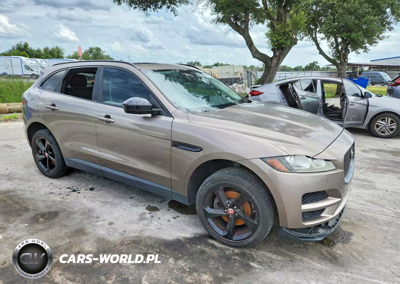 2017 Jaguar F-Pace Premium VIN:SADCJ2BN9HA092332 - 4