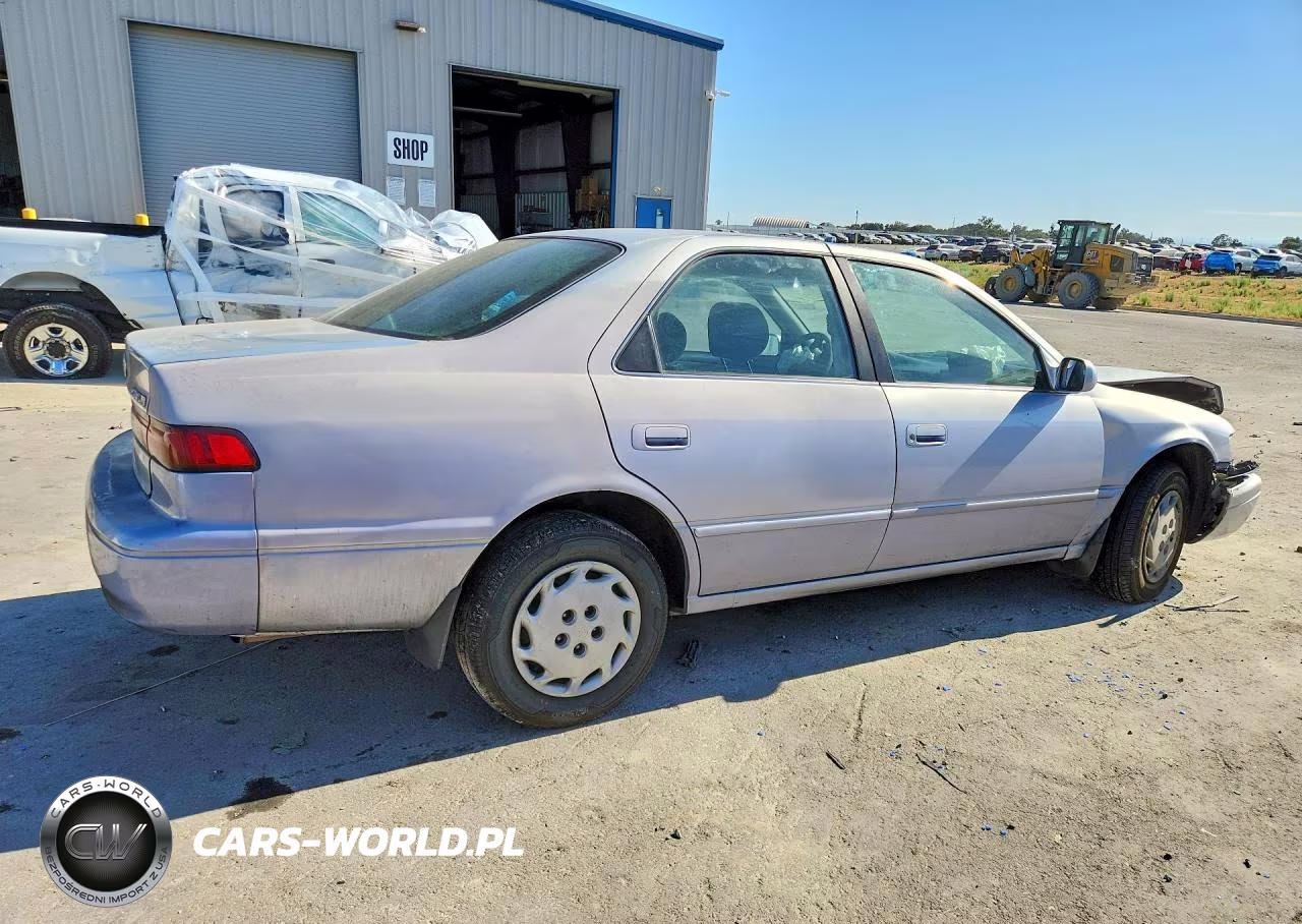 1998 Toyota Camry Le VIN:JT2BG22K4W0104541 - 3