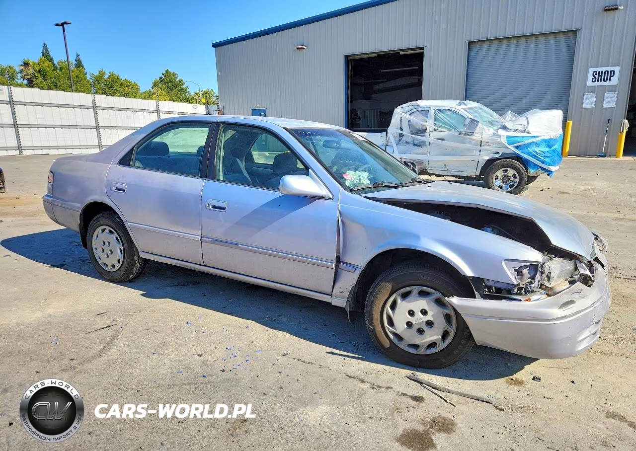 1998 Toyota Camry Le VIN:JT2BG22K4W0104541 - 4
