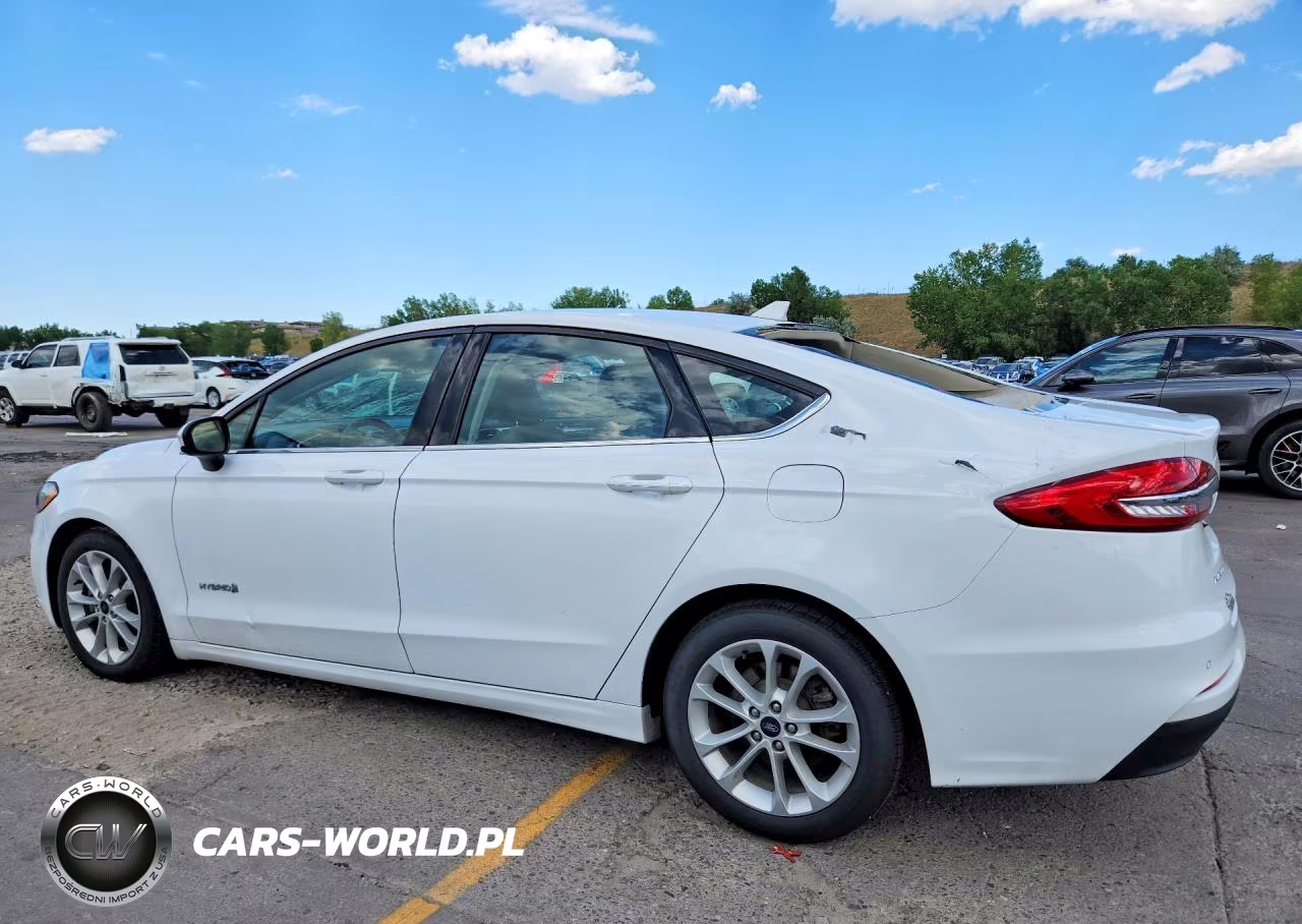 2019 Ford Fusion Se VIN:3FA6P0LU5KR188558 - 2