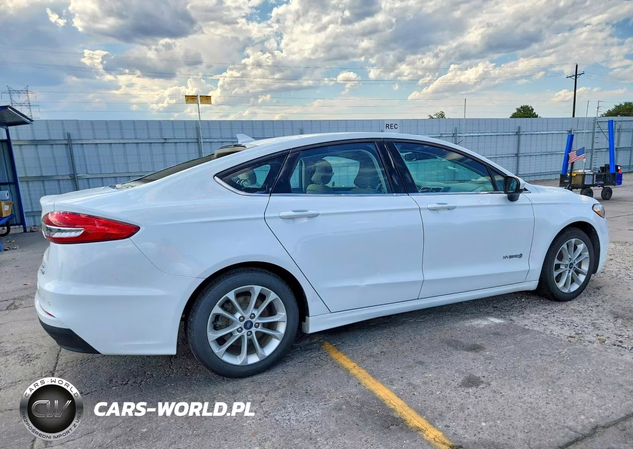 2019 Ford Fusion Se VIN:3FA6P0LU5KR188558 - 3